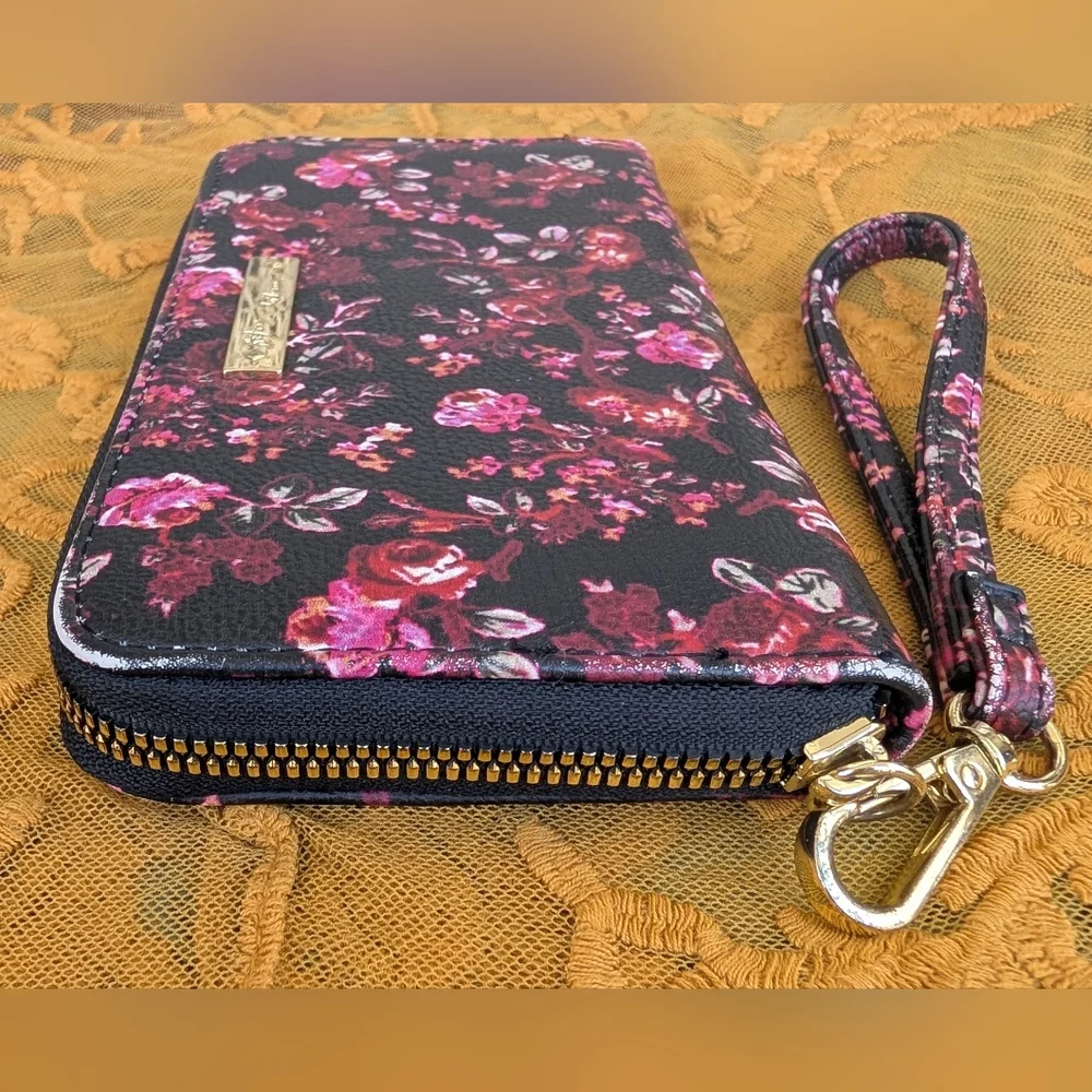 BETSEY JOHNSON Multi Color Floral Checkbook XORING Wristlet Wallet